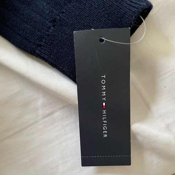 Tommy Hilfiger “H” long sleeve cable knit crew sweater size XLarge in navy. NWT - Picture 7 of 8